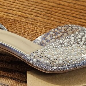 Kitten Heel Pearl Closed Pointed Toe Pump